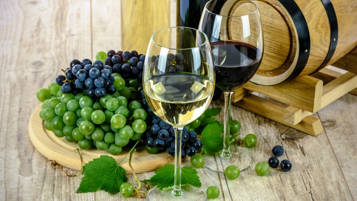 I cinque consigli per scegliere online un vino di qualità