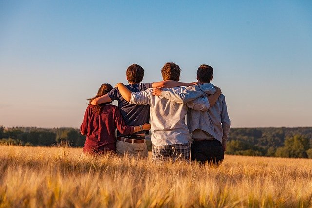 Trascorrere tempo con gli amici è l’attività preferita della Gen Z italiana