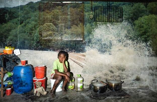 A Roma la mostra fotografica “Africa Blues. Mozambico nel 2100: proiezioni della crisi climatica sui volti di chi la vive ogni giorno”