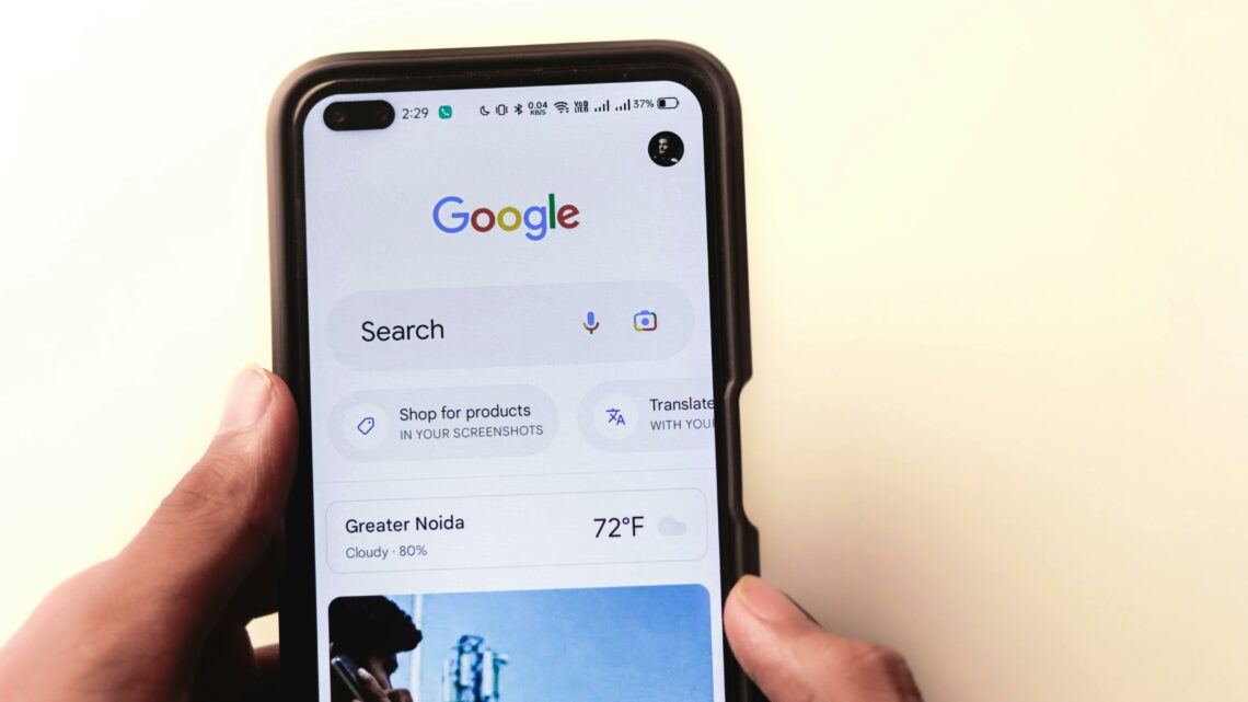 Ricerche online sullo smartphone: cosa cercano e temono gli italiani nel 2026