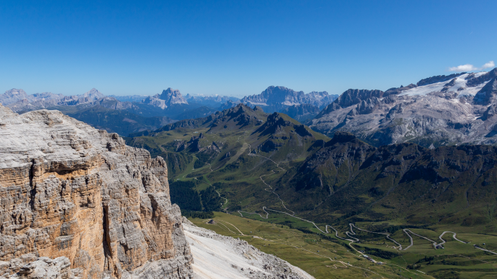 Cresce il fascino per le località montane: un italiano su tre sceglie la montagna per le vacanze e il 25% della Gen Y la raggiunge in treno